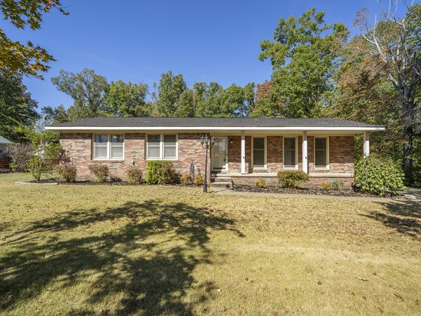 585 E End Dr , Savannah, TN 38372