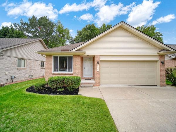 36457 Black Oak Drive, Westland, MI 48185