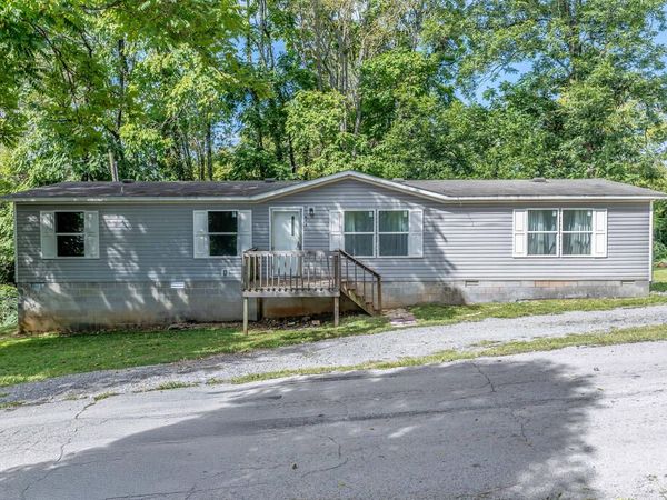 913 Doak Street, Livingston, TN 38570