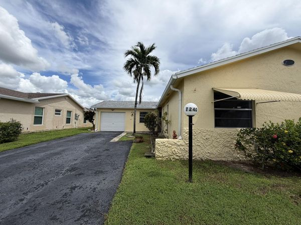 7240 Pineforest Circle, Lake Worth, FL 33467