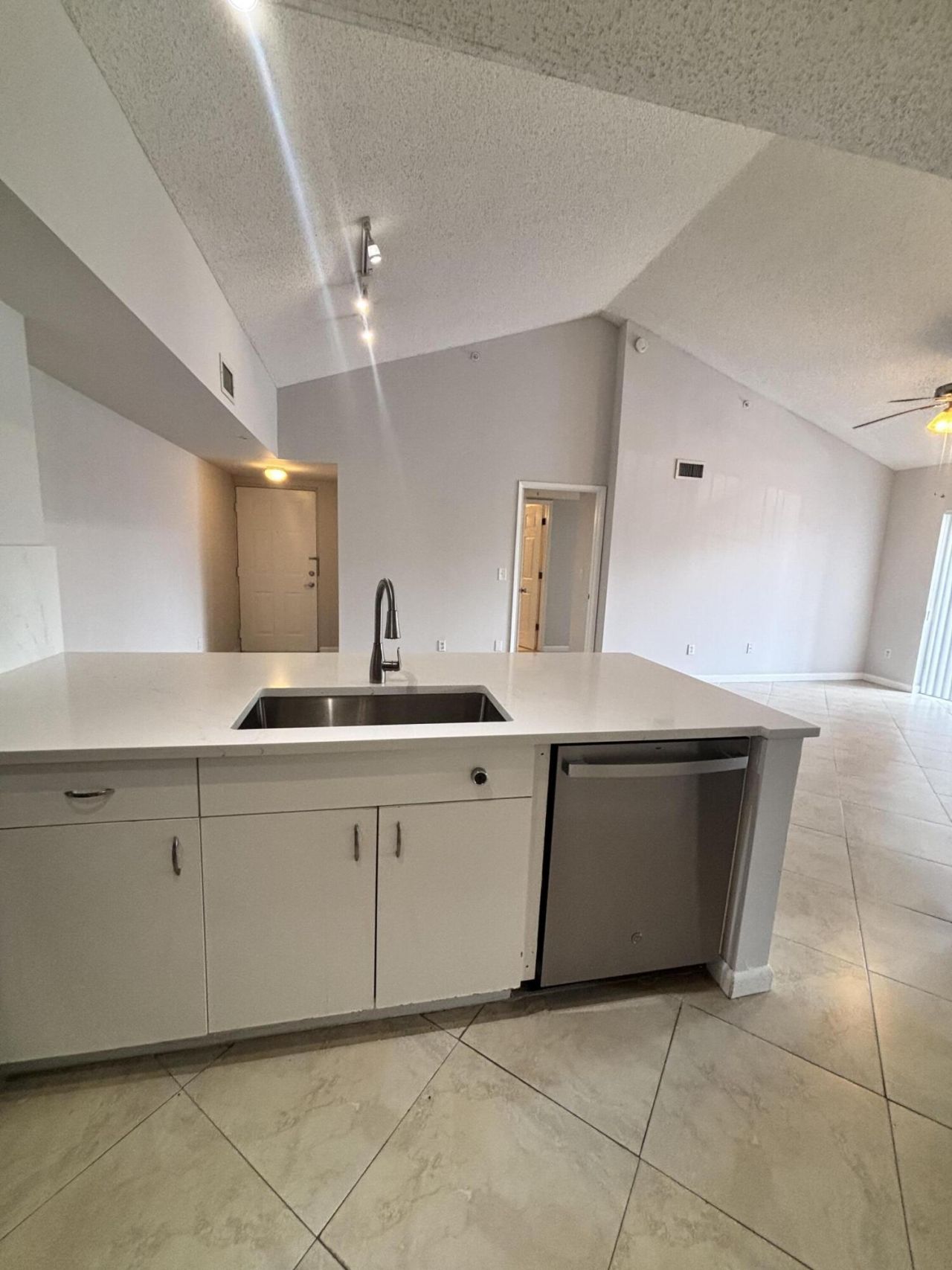 2640 S University Drive, Unit 305, Davie, FL 33328 Photo