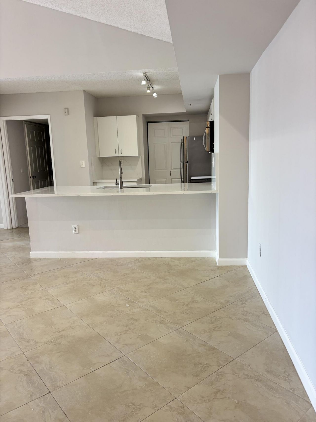 2640 S University Drive, Unit 305, Davie, FL 33328 Photo