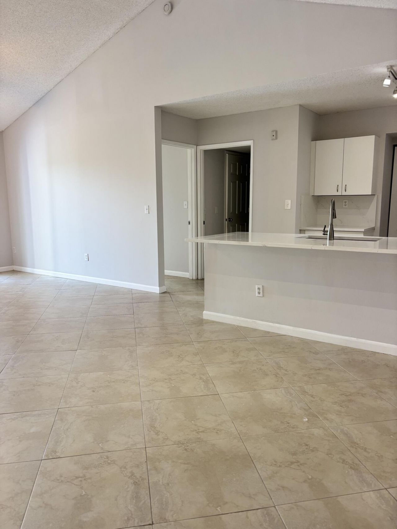 2640 S University Drive, Unit 305, Davie, FL 33328 Photo