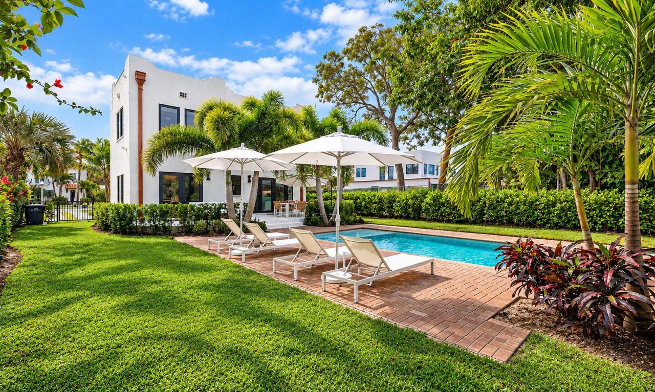 237/225 Monroe Drive, West Palm Beach, FL 33405 Photo