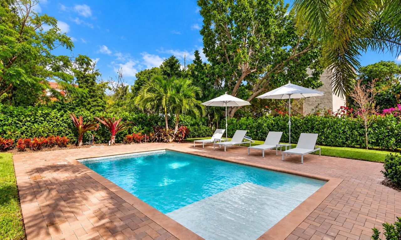 237/225 Monroe Drive, West Palm Beach, FL 33405 Photo