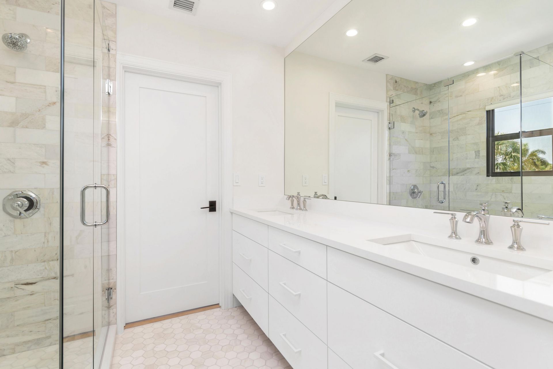 237/225 Monroe Drive, West Palm Beach, FL 33405 Photo