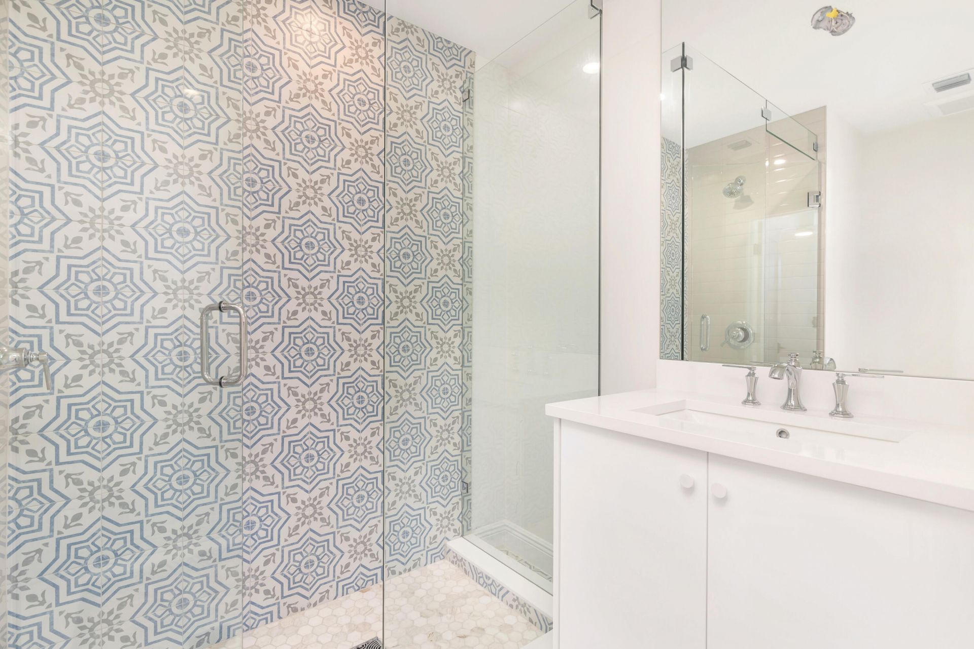 237/225 Monroe Drive, West Palm Beach, FL 33405 Photo