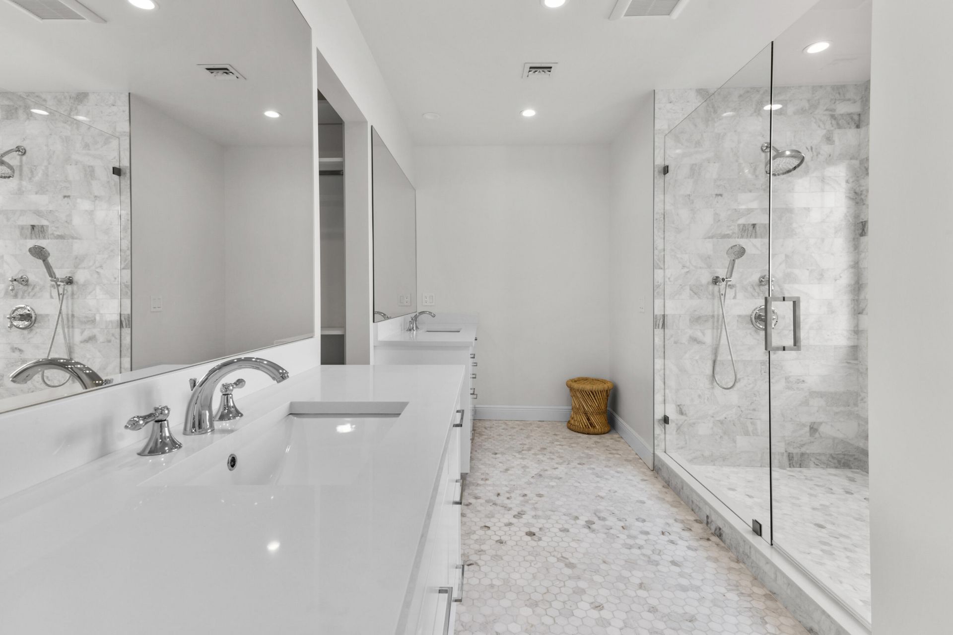 237/225 Monroe Drive, West Palm Beach, FL 33405 Photo