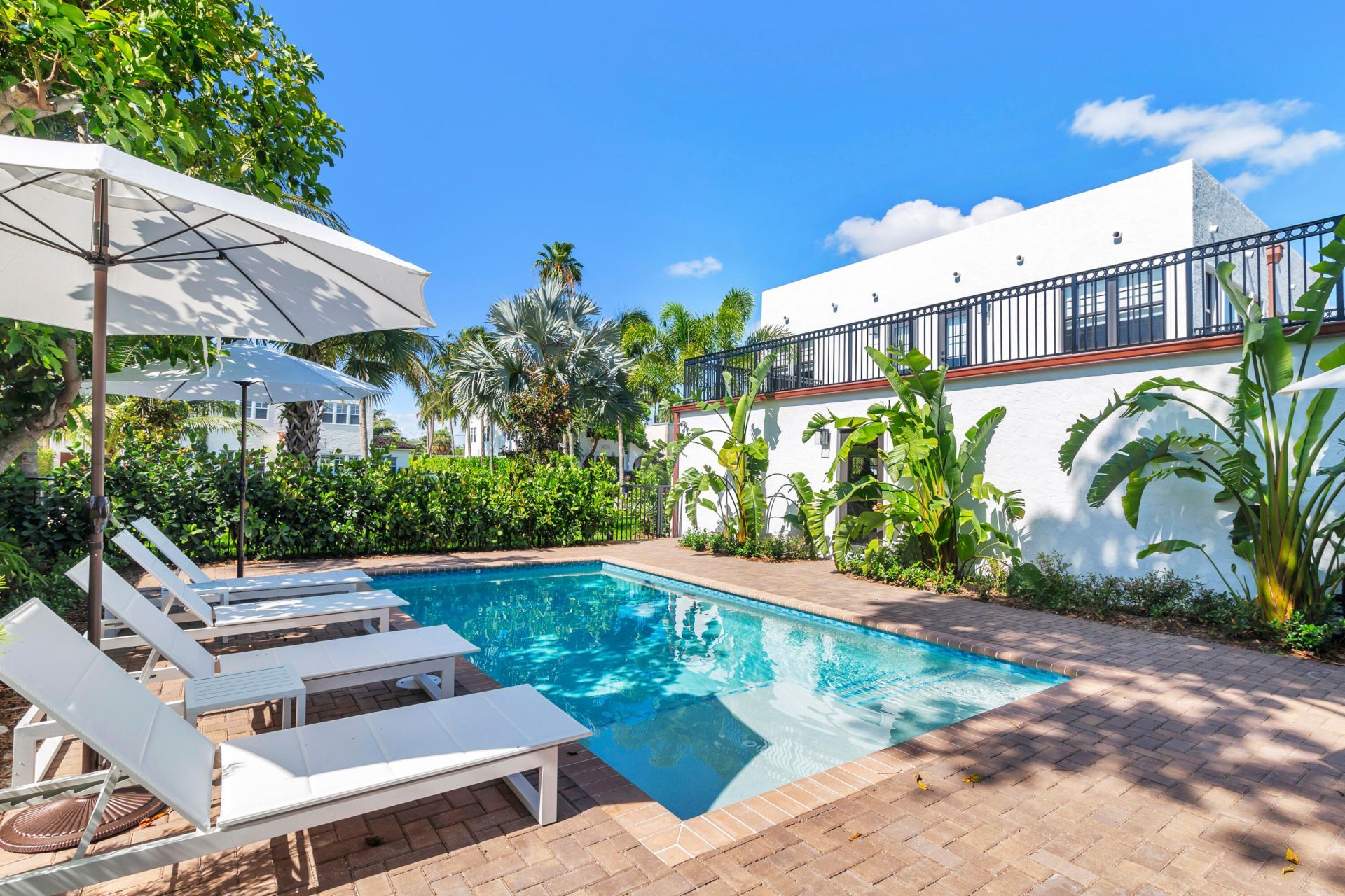 237/225 Monroe Drive, West Palm Beach, FL 33405 Photo