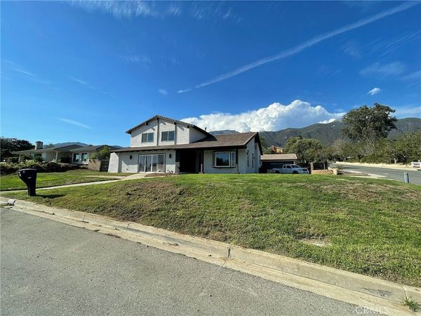 9086 Hillside, Alta Loma, CA 91737