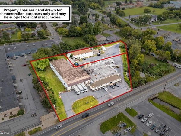 844 W TRINDLE ROAD, MECHANICSBURG, PA 17055