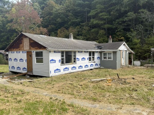 5423 Indian Draft RD , Covington, VA 24426