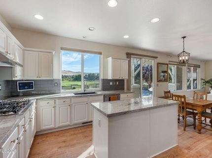 6736 Cinnamon Drive, Sparks, NV 89436 Photo