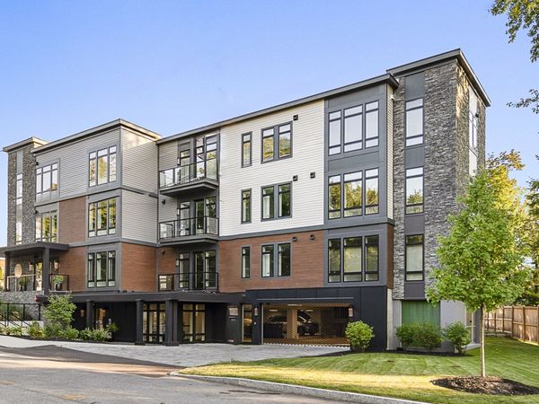20 Kinmonth Rd, Unit 201, Newton, MA 02468