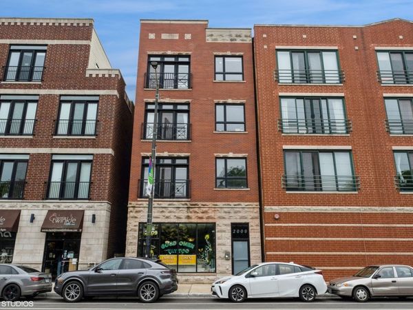2009 W Belmont Avenue, Unit 2, Chicago, IL 60618