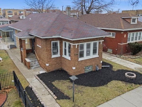 7724 S Chappel Avenue , Chicago, IL 60649