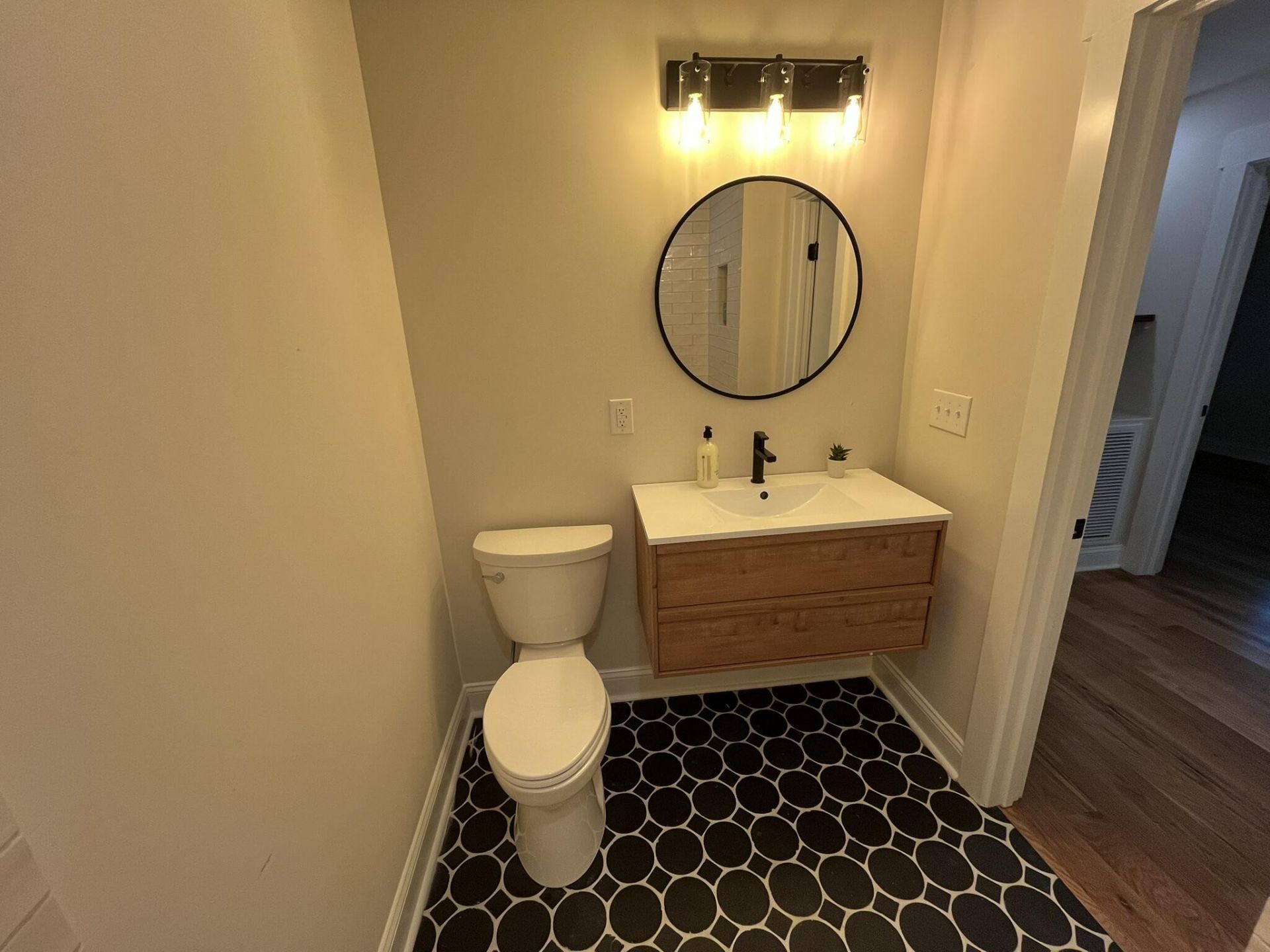1038 Farmington Road Photo 10