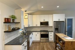 1038 Farmington Road photo 4