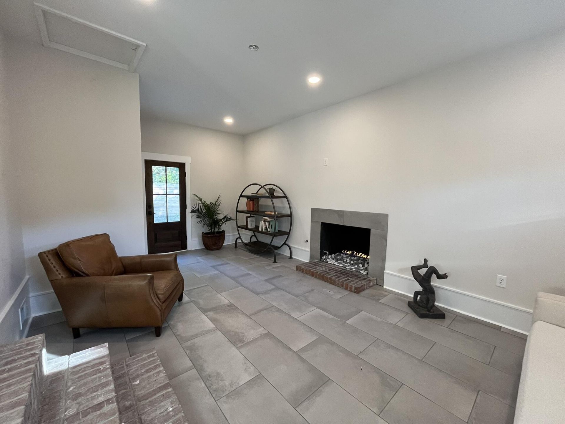 1038 Farmington Road Photo 6