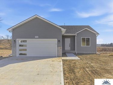 7806 N 94 Circle, Omaha, NE 68122