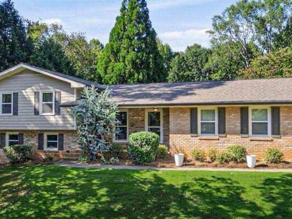 669 Foxcliffe Court SE, Smyrna, GA 30082