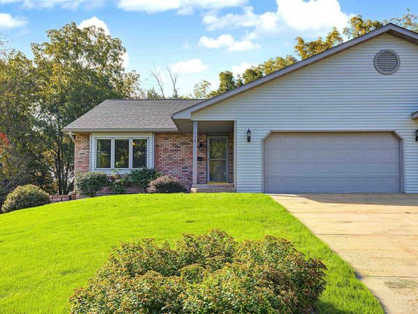809 Shadow Bluff Drive, GALENA, IL 61036