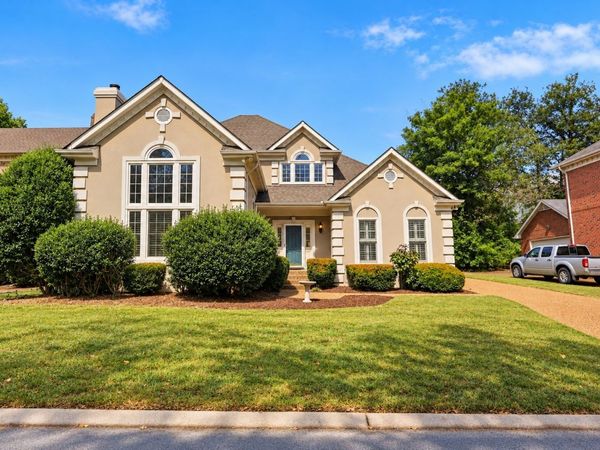 206 Belle Lake Dr, Nashville, TN 37221