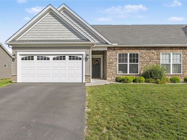 6005 Redfield Dr Drive, Farmington, NY 14425