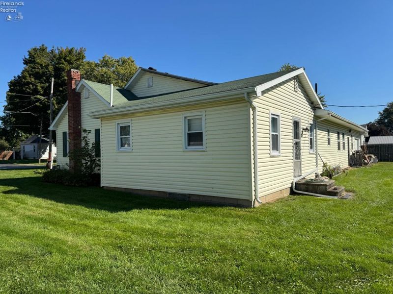 325 Randall Avenue, Bellevue, OH 44811 Photo 3