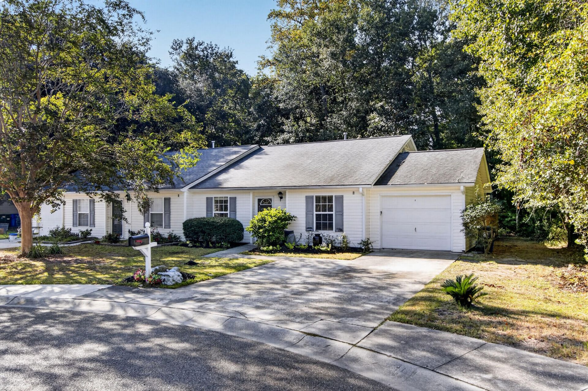 1565 Brianna Lane Photo 1