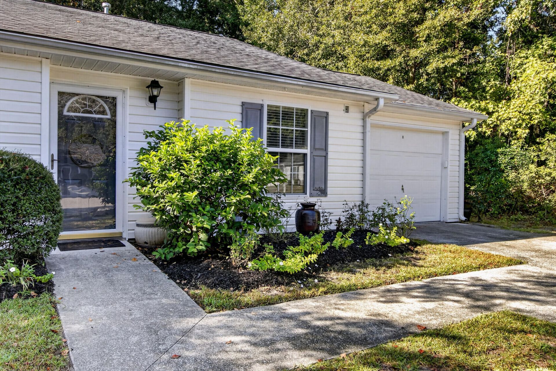 1565 Brianna Lane Photo 3