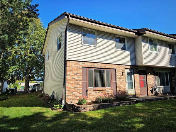 872 CASTLE ROAD, Fond Du Lac, WI 54935