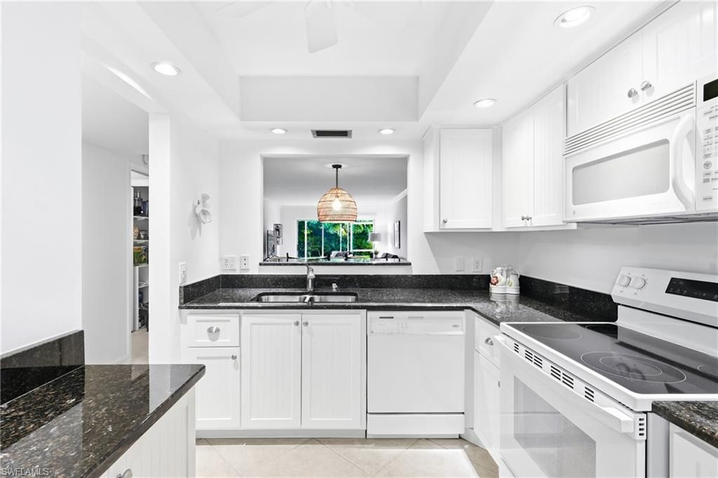 3150 Binnacle Dr , Unit 107, Naples, FL 34103 Photo