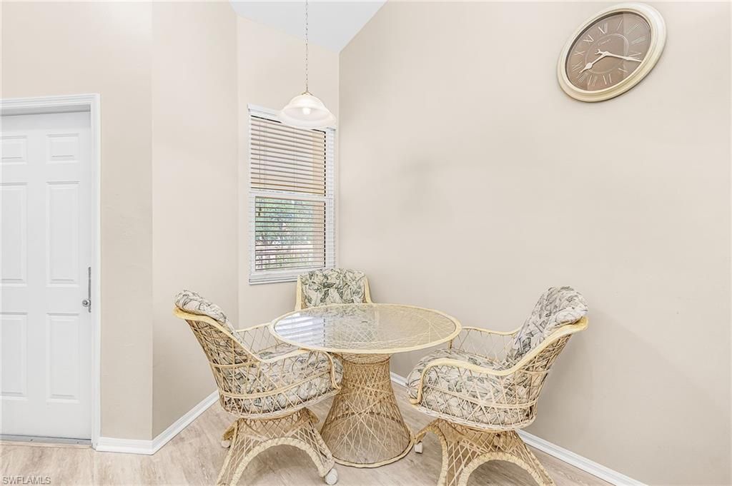 305 Robin Hood Cir , Unit 204, Naples, FL 34104 Photo