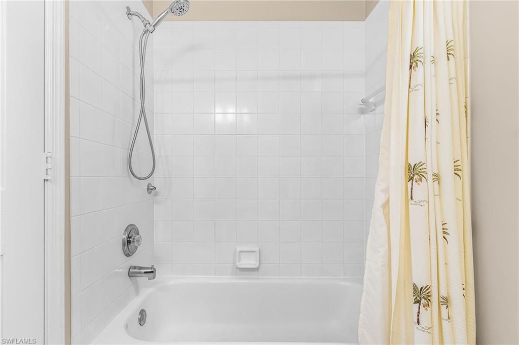 305 Robin Hood Cir , Unit 204, Naples, FL 34104 Photo