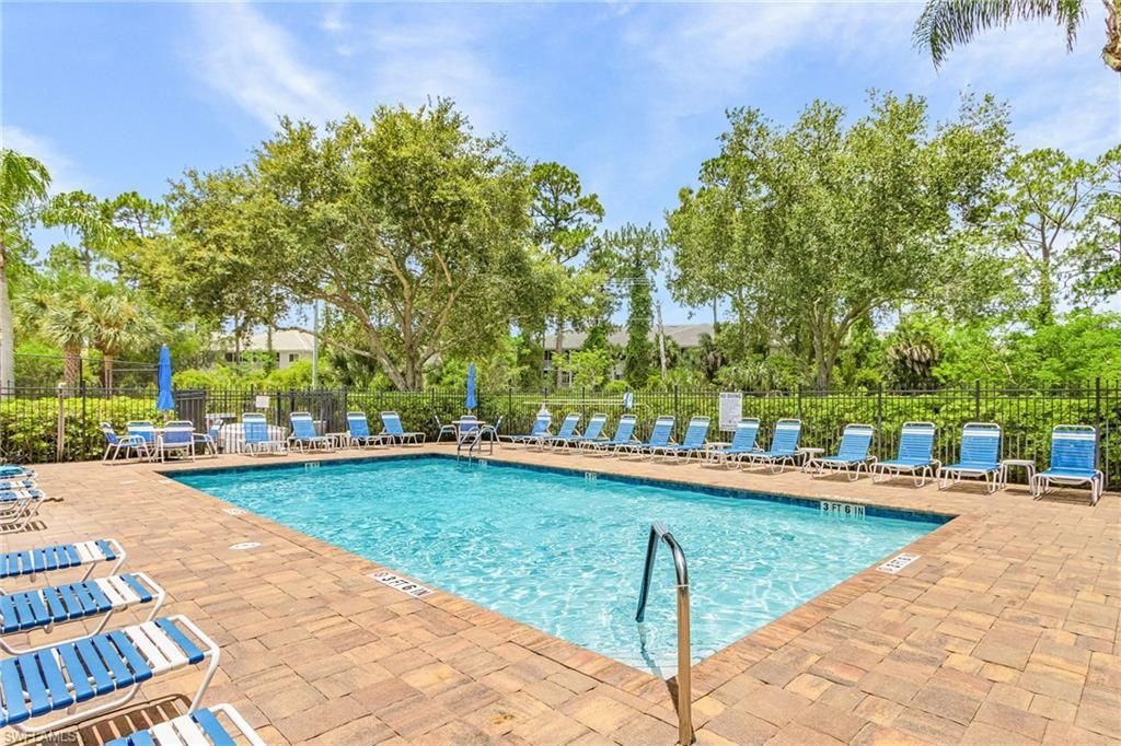 305 Robin Hood Cir , Unit 204, Naples, FL 34104 Photo