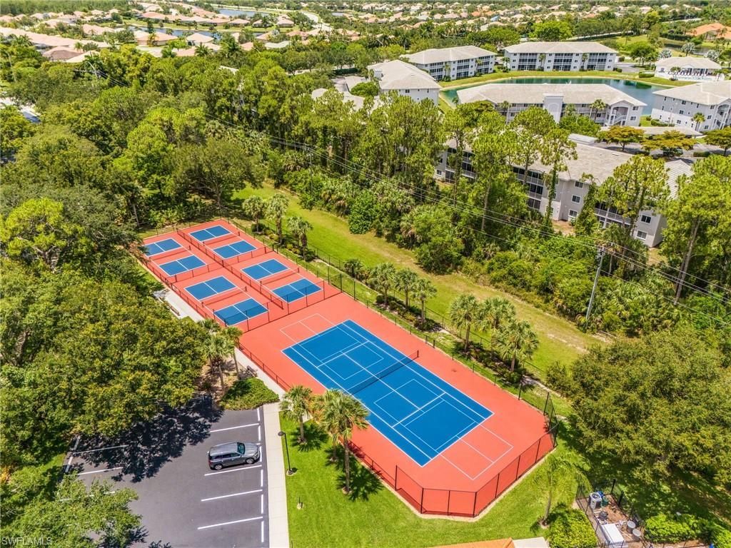 305 Robin Hood Cir , Unit 204, Naples, FL 34104 Photo
