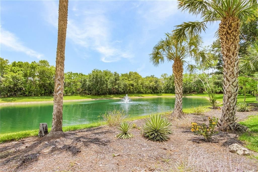 305 Robin Hood Cir , Unit 204, Naples, FL 34104 Photo