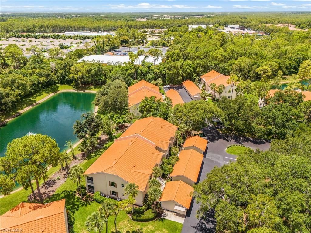 305 Robin Hood Cir , Unit 204, Naples, FL 34104 Photo