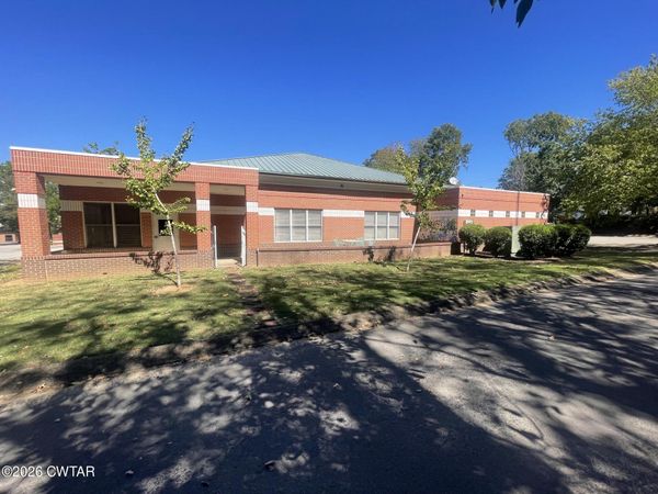 74 Directors Row, Jackson, TN 38305