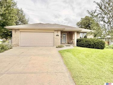 60 Pinewood Avenue, Seward, NE 68434