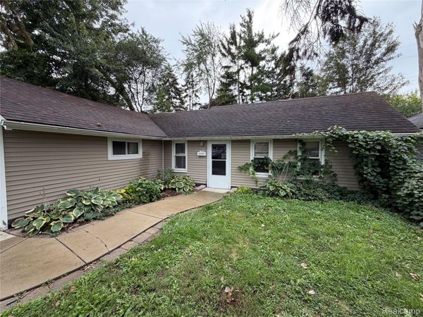 16304 E 10 Mile Road , Eastpointe, Mi 48021