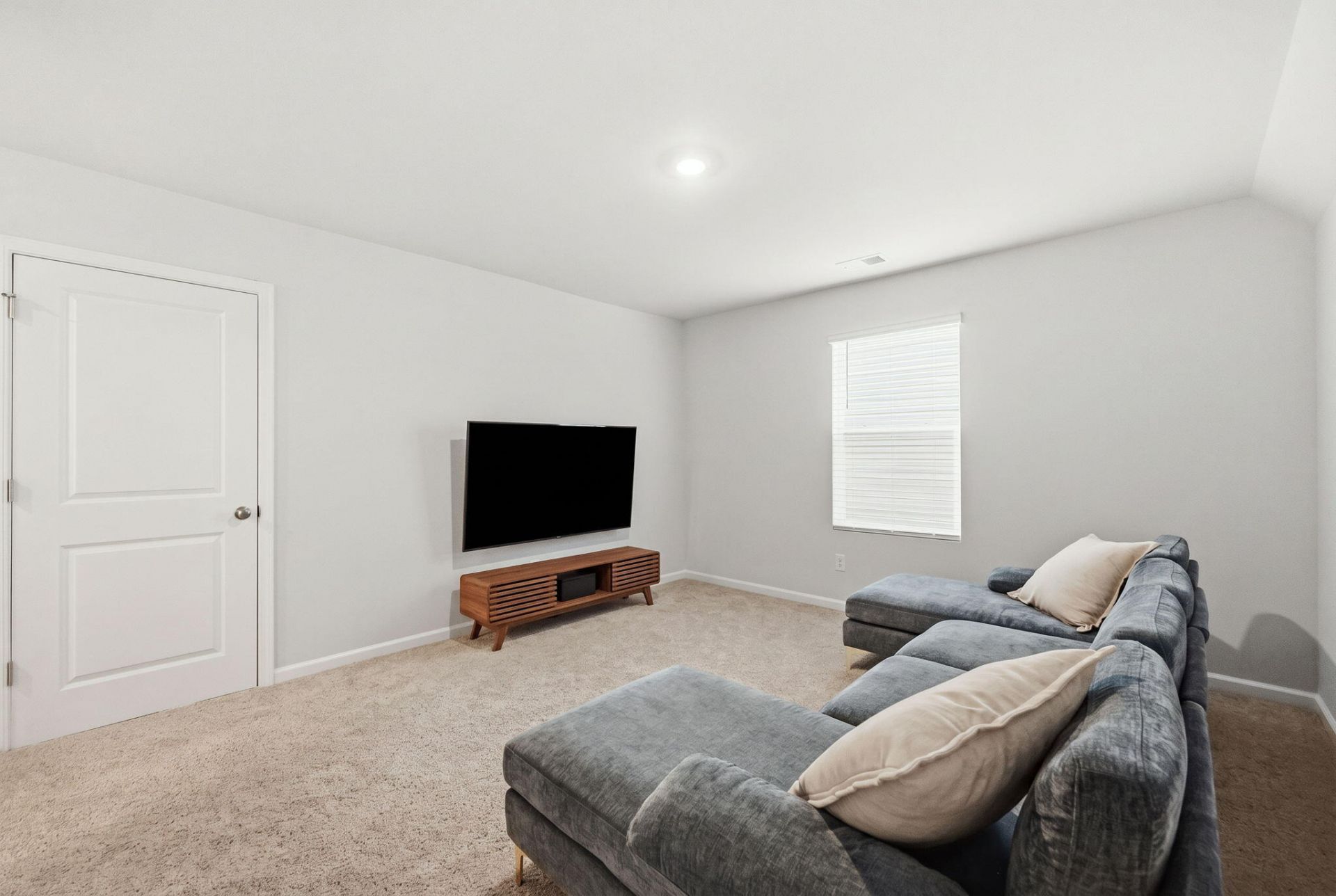 153 Casein Street Photo 17