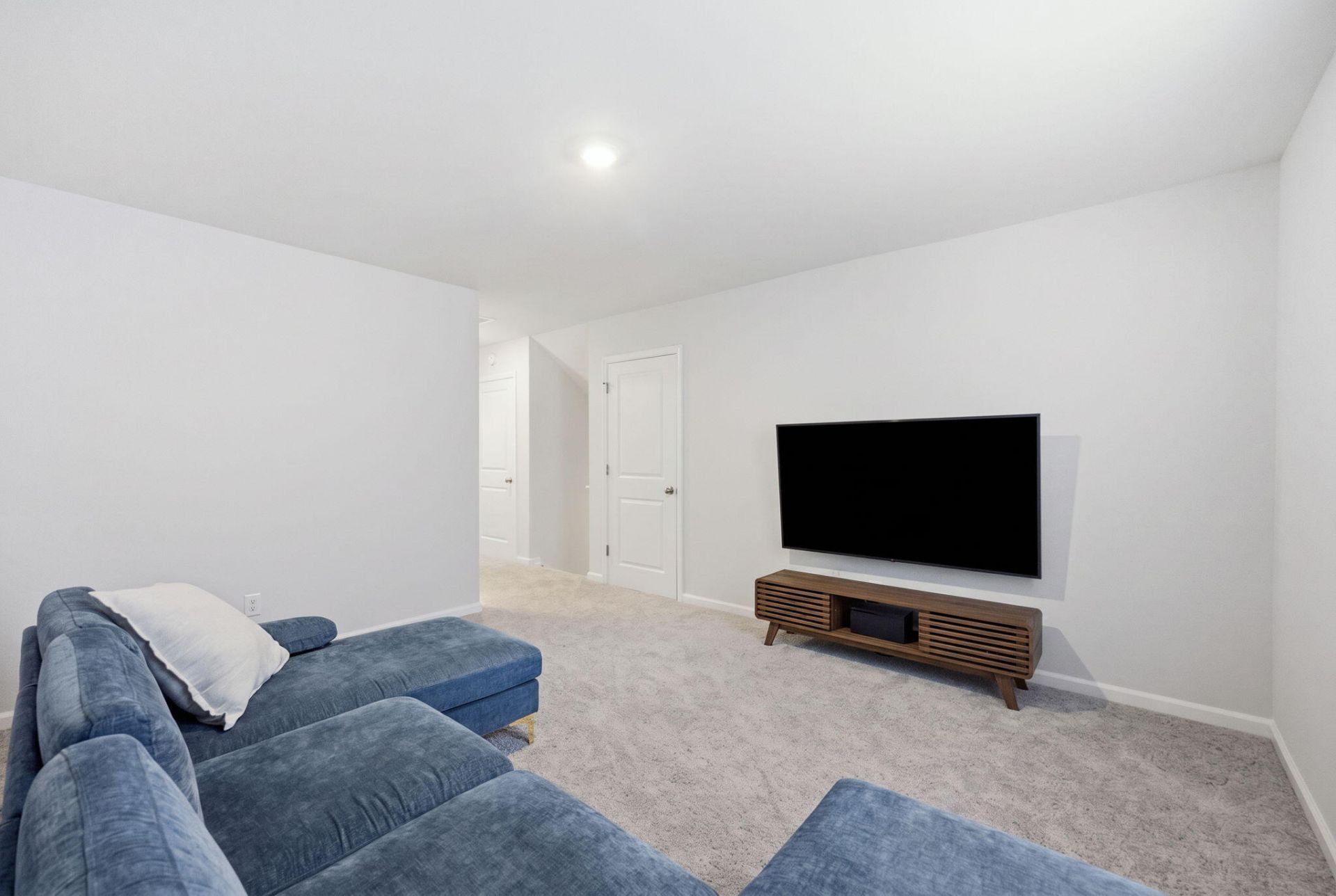 153 Casein Street Photo 39