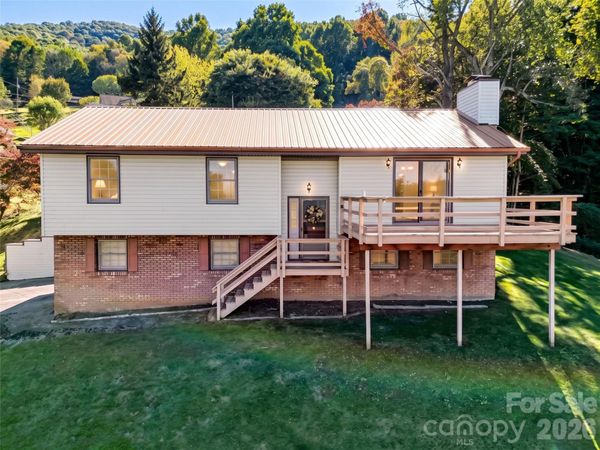 110 Atari Road, Waynesville, NC 28786