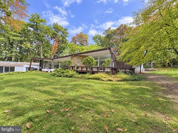 39 FAIRVIEW ROAD, PENN VALLEY, PA 19072
