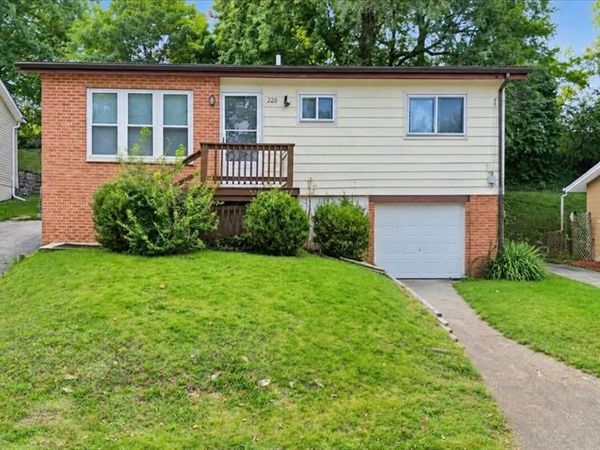 220 Ruggles Road , Ferguson, MO 63135