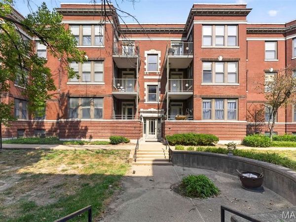 615 Clara Avenue, Unit 1C, St Louis, MO 63112