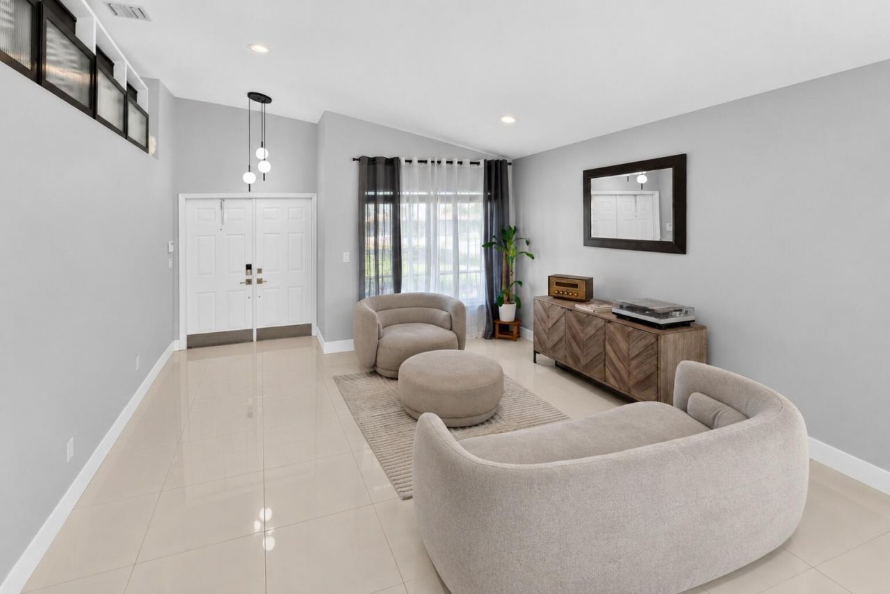20564 SW 5th Street, Pembroke Pines, FL 33029 Photo