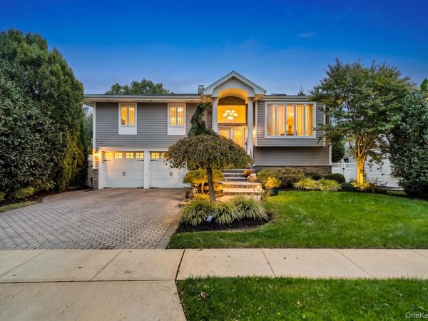 2817 Riverside Drive , Wantagh, NY 11793